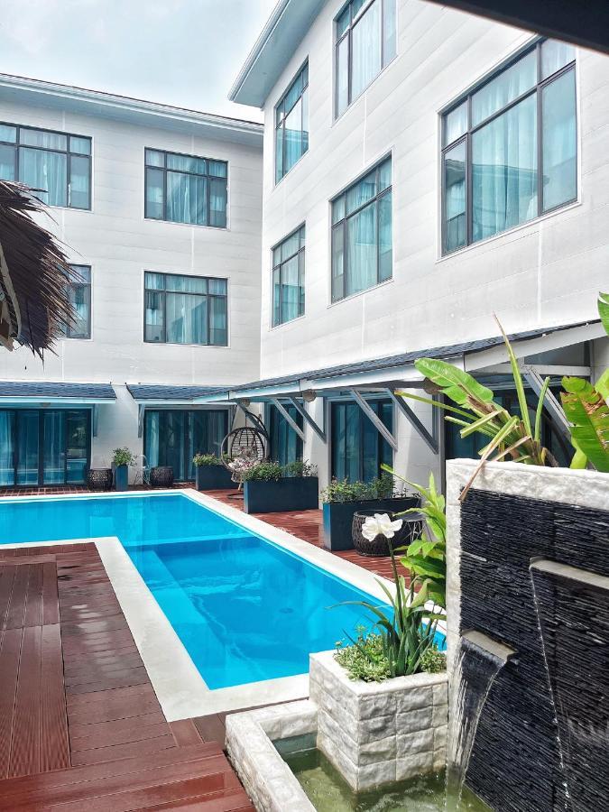 Siargao Seasky Resort Catangnan Exterior foto